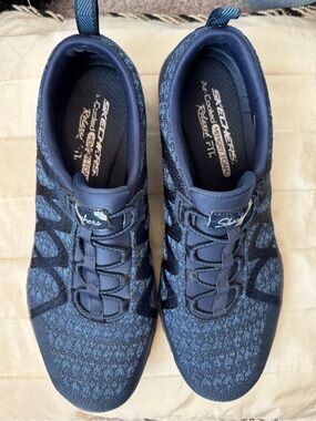 Sketchers Slip-On Sneakers Light Foam Memory Walking Shoes Women’s 7.5 Comfort
